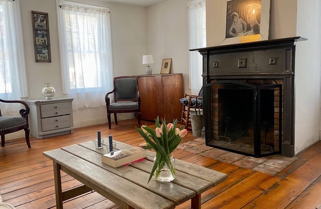 Charming Farmhouse in Waitsfield Village - Walk to River, Shops & More