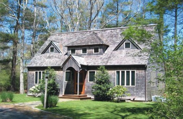 Charming Farmhouse serene amongst the trees