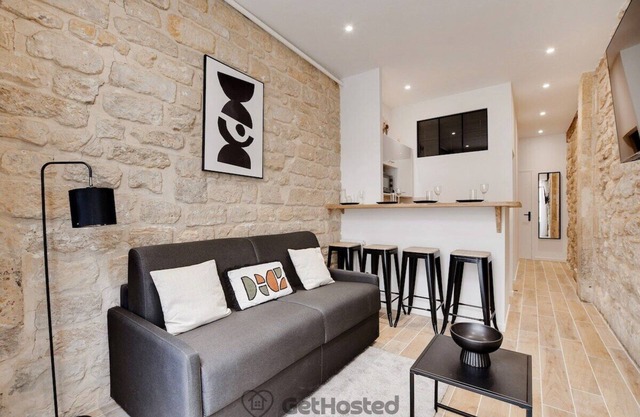 Charming flat in the heart of Paris - GetHosted