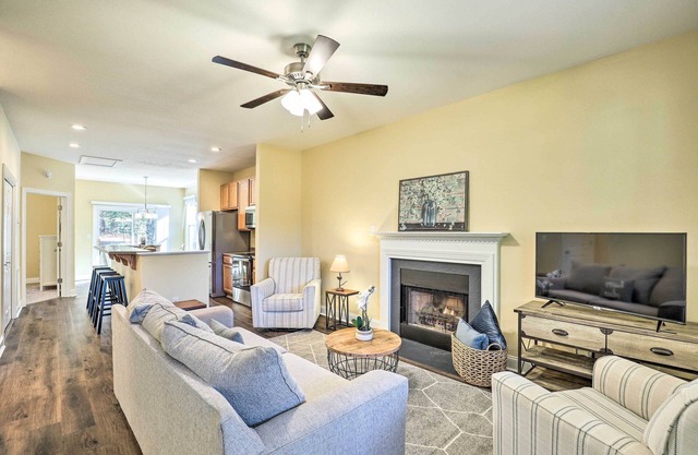 Charming Flat Rock Townhome w/On-Site Trails