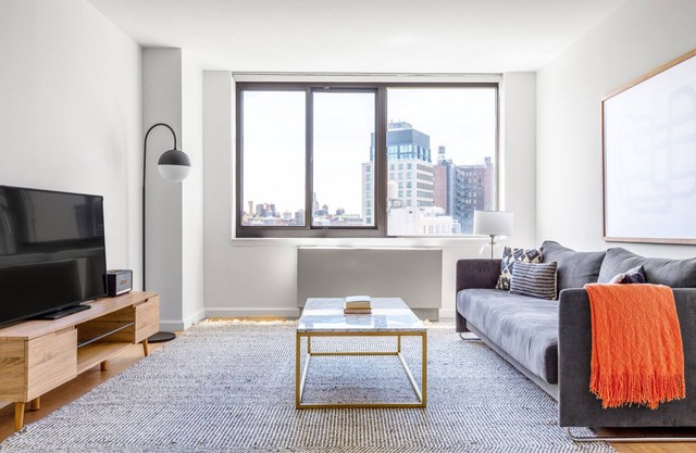 Charming Flatiron 1BR w/Gym, Doorman, near USQ, train, by Blueground