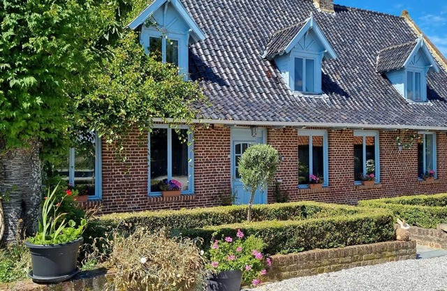 Charming Flemish Farmhouse: 9 Guests, Garden, BBQ, Ping-Pong, Near Hiking & Cycling Trails