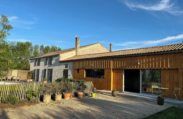 Charming gite with heated pool and jacuzzi - Marais Poitevin