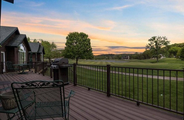 Charming Golf Course Getaway - Ideal for Family & Fun!