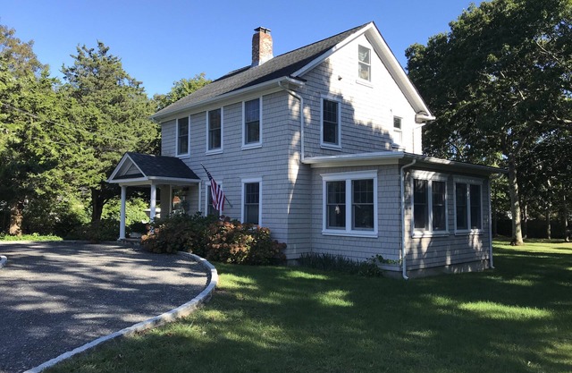 Charming Hampton Bays colonial on quiet cul de sac