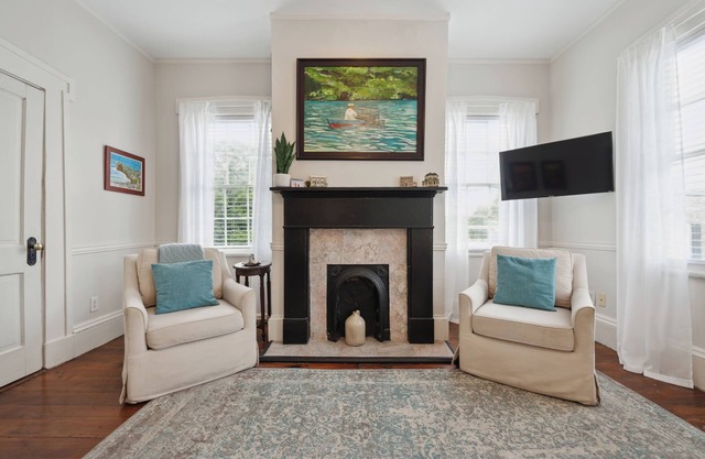 Charming Historic Duplex w/Courtyard & Parking