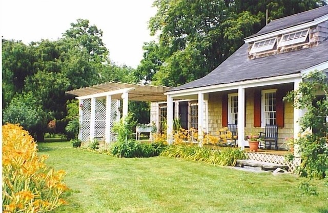 Charming historic house on Sterling Harbor, water views, 5-min walk to village