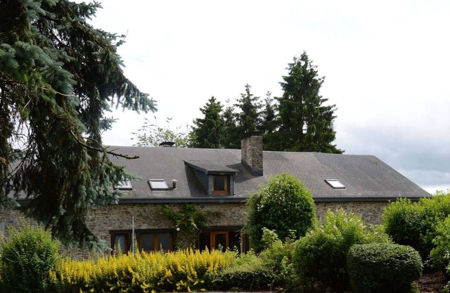 Charming Holiday Home in Halleux with Garden