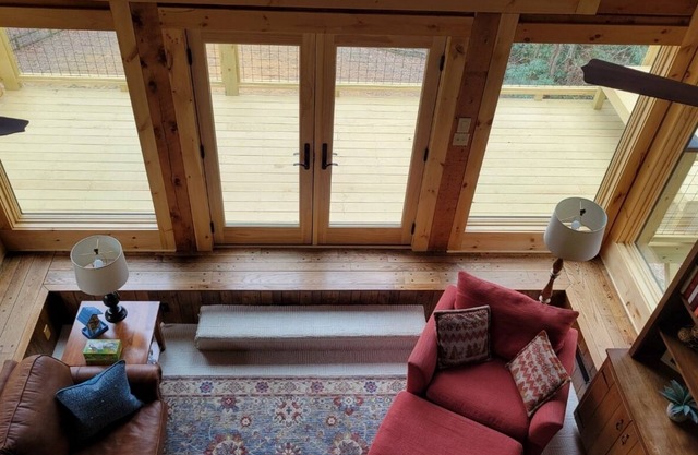 Charming home in Seven Devils. Close access to tubing, ziplining, & hiking.