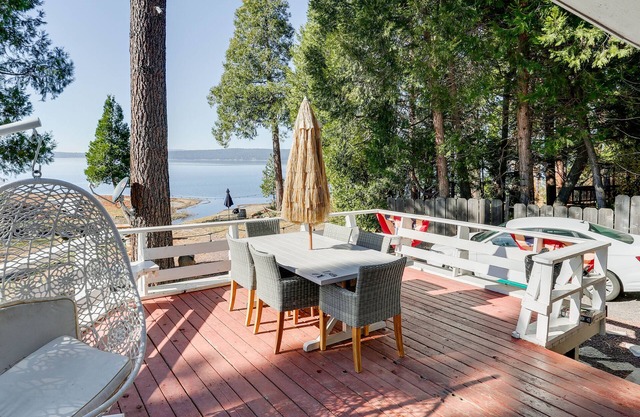 Charming Home w/ Private Dock on Lake Almanor!