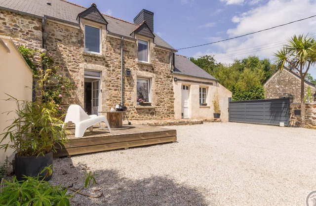 Charming house for 2 with garden and private parking