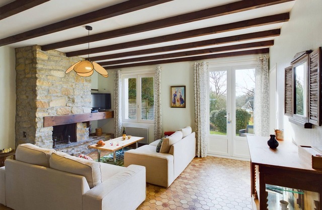 Charming house with garden for 4 in Penmarch