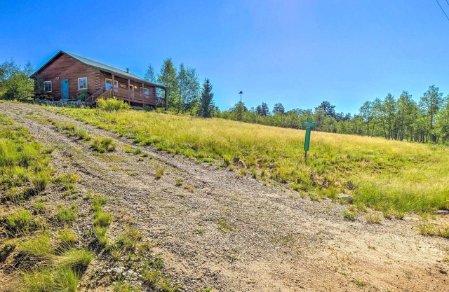 Charming Jefferson Retreat w/ Deck & Grill!