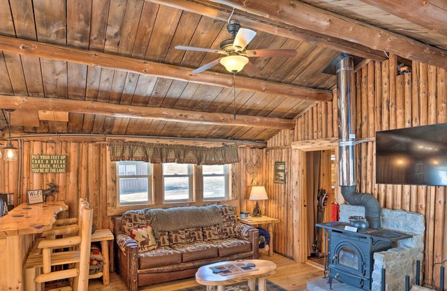 Charming Lakeside Cabin w/ Deck and Shared Dock!