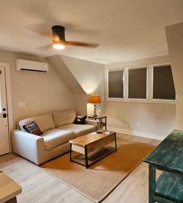 Charming Marietta Square Carriage House