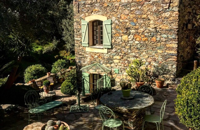 Charming mill with swimming pool & private garden