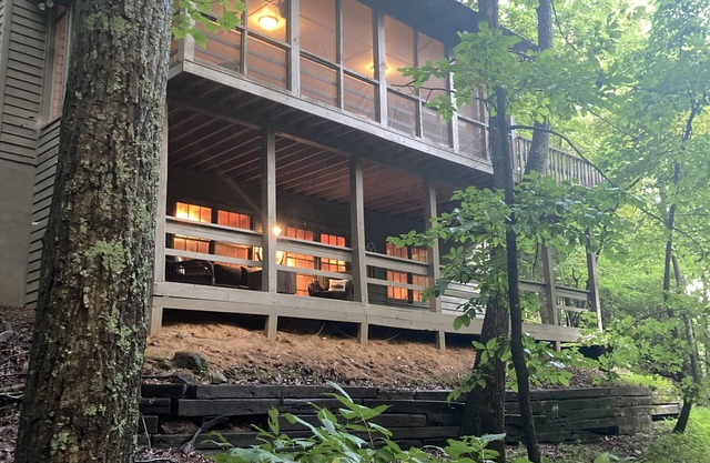 Charming Mountain Retreat in Big Canoe With Many Amenities Lakes and Trails