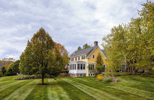 Charming mountain retreat with pool, fire pit, glamping loft, and endless views