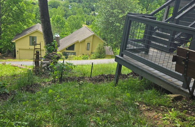 Charming Mountain Retreat in Maggie Valley