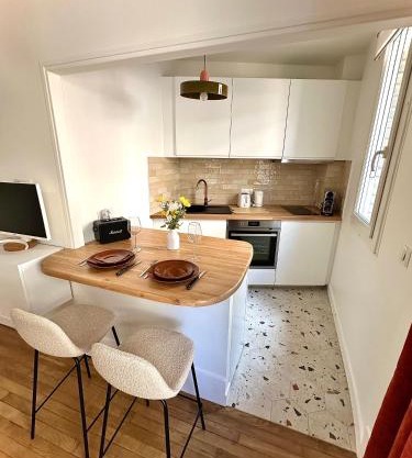 Charming Newly Renovated Apartment by Buttes-Chaumont Park