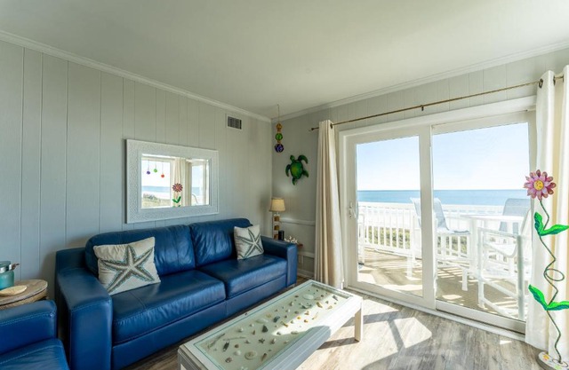 Charming Ocean-view Condo at Ocean Pier 3