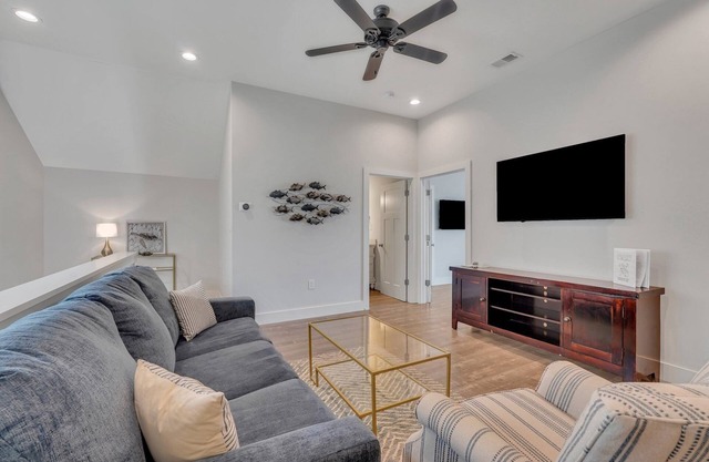 Charming Old Town Bluffton Carriage Home