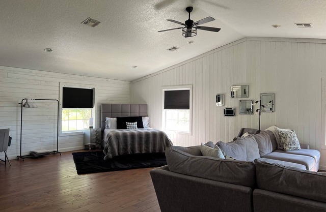 Charming, peaceful & private studio apartment in Sorrento just 45min to Orlando!