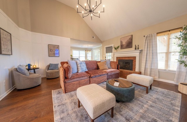 Charming Pet-Friendly Ranch Retreat w/Screened-in Patio and Fire-Pit!