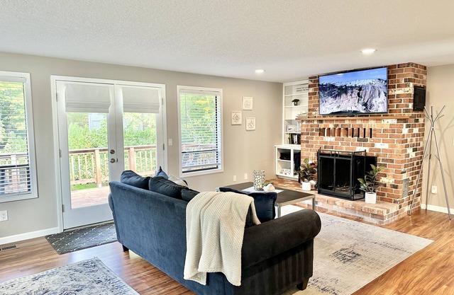 Charming, Pet-Friendly 3BR Home, Storybook yard!