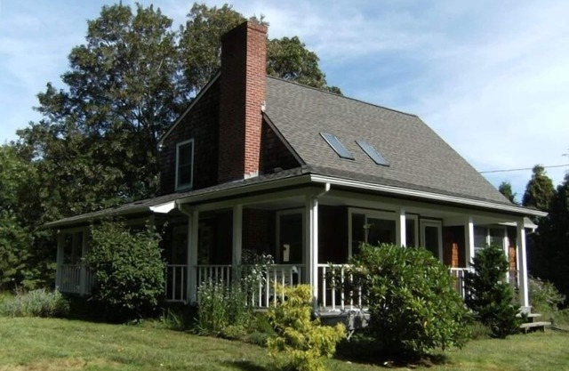 Charming Private 2+ Bedroom Cottage, North End of Conanicut Point, Jamestown