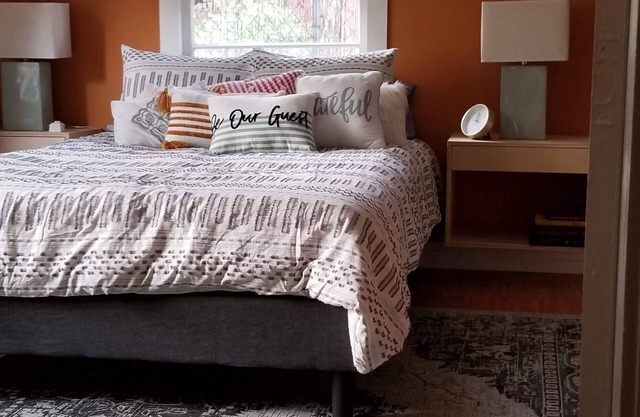 Charming/Private Home on Deodar Pine-lined St.