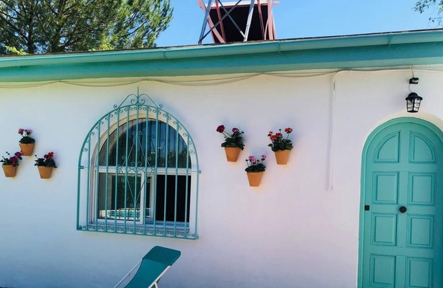 Charming quiet independent studio with pool