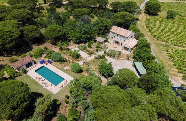 Charming renovated country house between vineyards and sea in Ramatuelle