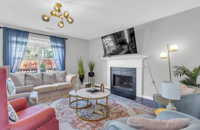 Charming Retreat Prime Location & Kids' Playground