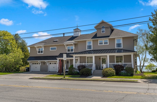 Charming Retreat in Downtown Baileys Harbor Across from Door County Brewery