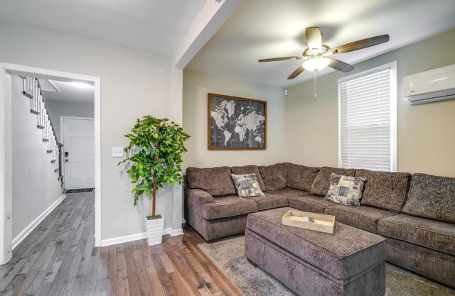Charming Roanoke Vacation Home - 1 Mi to Downtown!