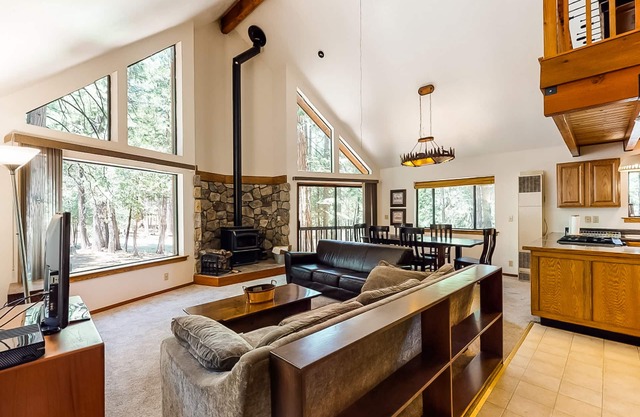 Charming rustic retreat away from it all with great loft, foosball, & cozy deck