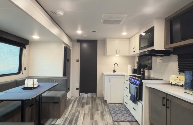 Charming RV with AC in Spring Hill - Perfect for a getaway