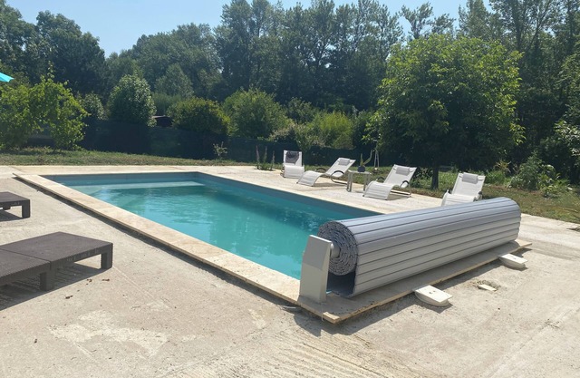 Charming single-storey house with saltwater pool. Completely renovated in 2022