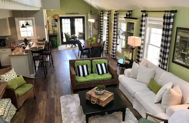 Charming spacious 4+bdrm Cape May Beach House WOW
