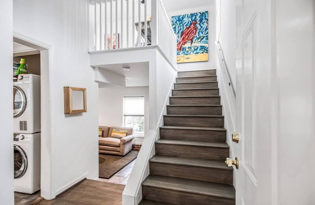Charming Spacious Home - 10 mins to Downtown!