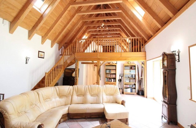 Charming Spacious House in Peaceful Auvergne with Garden, BBQ, WiFi, and Fireplace