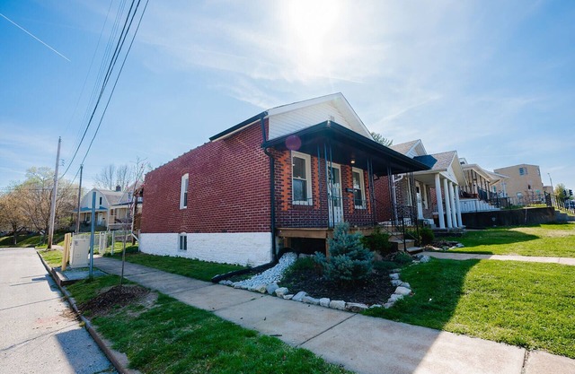Charming Sparking Clean Renovated CityHouse 5mins Botanical Garden