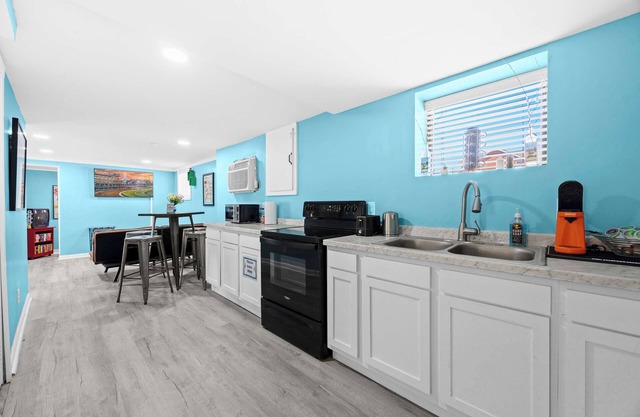 Charming Stay | Bottom Unit in Lou’s Arts District