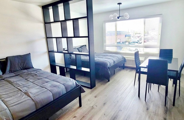Charming Studio apartment in brilliant Reno with AC, WiFi and free parking