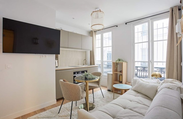 Charming Studio Center of Paris