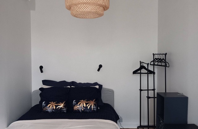 Charming studio in the heart of the historic Versailles district