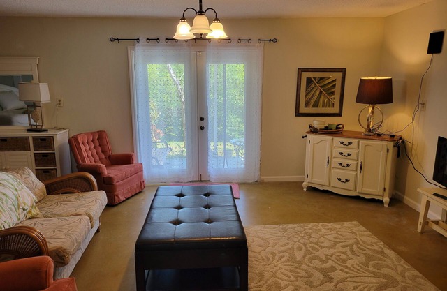 Charming studio on the Myakka River,n