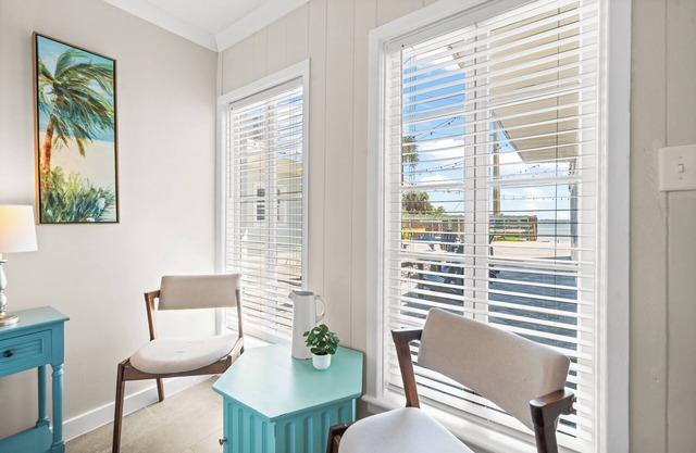 Charming Studio Suite- Steps from Private Beach Access, Fire Pit, & BBQ Grills
