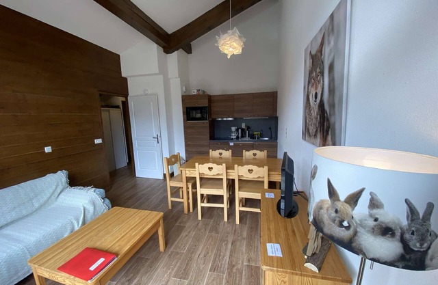 Charming T3 with pool and balcony, near slopes